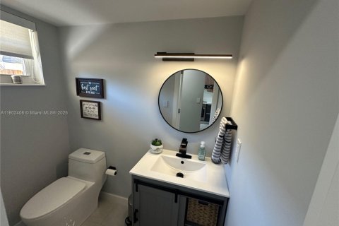 Touwnhouse à vendre à Miami, Floride: 2 chambres, 117.61 m2 № 1688940 - photo 13
