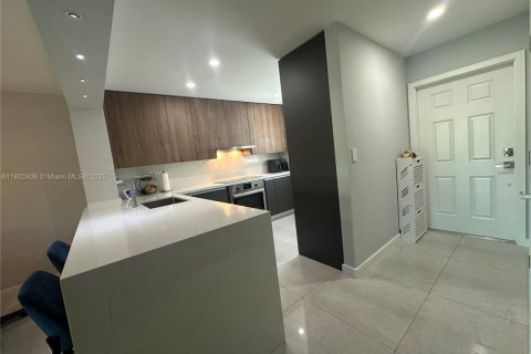 Touwnhouse à vendre à Miami, Floride: 2 chambres, 117.61 m2 № 1688940 - photo 22