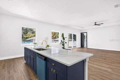 Villa ou maison à vendre à Tampa, Floride: 3 chambres, 160.54 m2 № 2420578 - photo 17