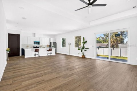 Villa ou maison à vendre à Tampa, Floride: 3 chambres, 160.54 m2 № 2420578 - photo 8