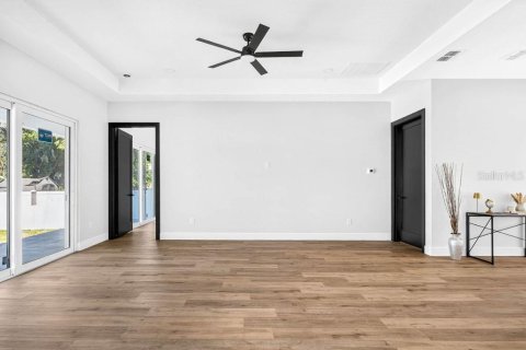 Villa ou maison à vendre à Tampa, Floride: 3 chambres, 160.54 m2 № 2420578 - photo 9