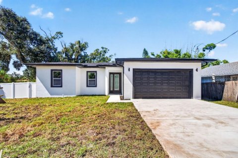 Villa ou maison à Tampa, Floride 3 chambres, 160.54 m2 № 2420578