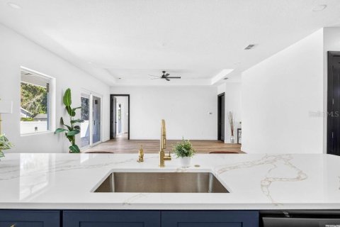 Villa ou maison à vendre à Tampa, Floride: 3 chambres, 160.54 m2 № 2420578 - photo 16