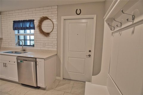 Touwnhouse à vendre à Port Charlotte, Floride: 2 chambres, 128.39 m2 № 2098450 - photo 16