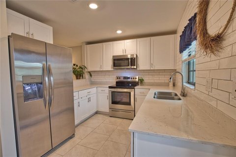 Touwnhouse à vendre à Port Charlotte, Floride: 2 chambres, 128.39 m2 № 2098450 - photo 10