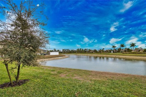 Touwnhouse à vendre à Port Charlotte, Floride: 2 chambres, 128.39 m2 № 2098450 - photo 2