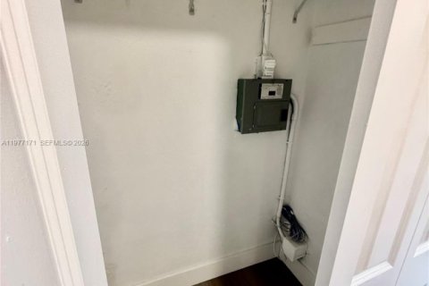 House in Pembroke Pines, Florida 4 bedrooms, 128.86 sq.m. № 2041601 - photo 19