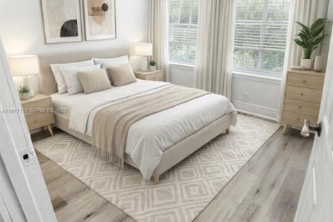 House in Pembroke Pines, Florida 4 bedrooms, 128.86 sq.m. № 2041601 - photo 10