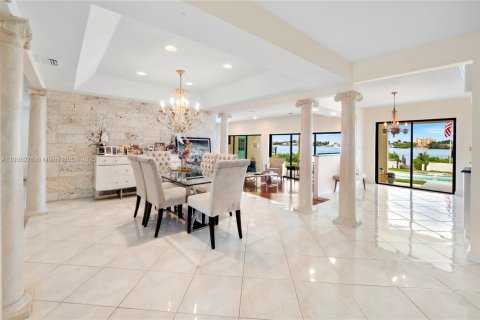 House in Manalapan, Florida 4 bedrooms, 484.21 sq.m. № 1974035 - photo 16