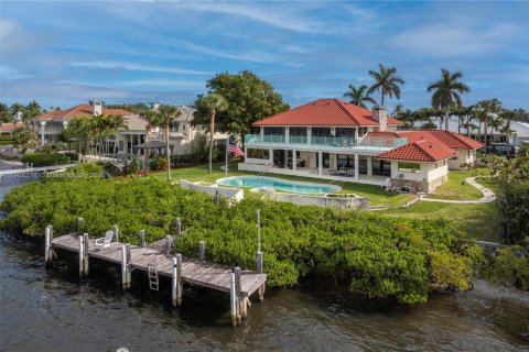 House in Manalapan, Florida 4 bedrooms, 484.21 sq.m. № 1974035 - photo 12