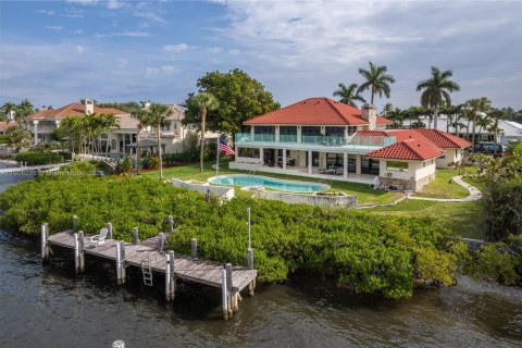 House in Manalapan, Florida 4 bedrooms, 484.21 sq.m. № 1974035 - photo 11