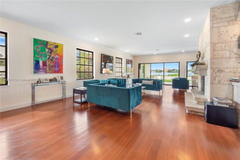 House in Manalapan, Florida 4 bedrooms, 484.21 sq.m. № 1974035 - photo 24