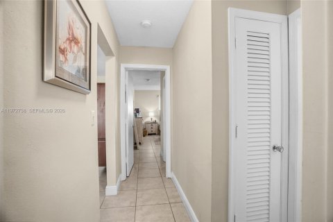 House in Tamarac, Florida 2 bedrooms, 146.69 sq.m. № 2033251 - photo 20