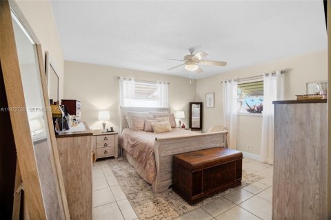 House in Tamarac, Florida 2 bedrooms, 146.69 sq.m. № 2033251 - photo 24