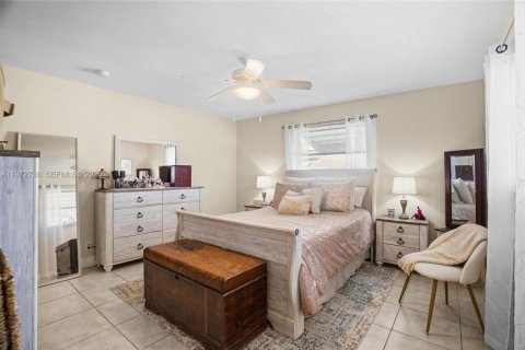 House in Tamarac, Florida 2 bedrooms, 146.69 sq.m. № 2033251 - photo 25