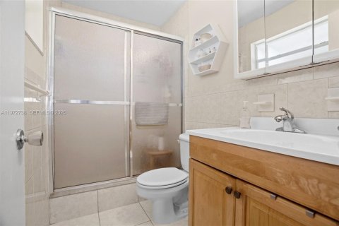 House in Tamarac, Florida 2 bedrooms, 146.69 sq.m. № 2033251 - photo 26