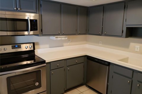 Townhouse in Casselberry, Florida 4 bedrooms, 168.52 sq.m. № 2155920 - photo 10