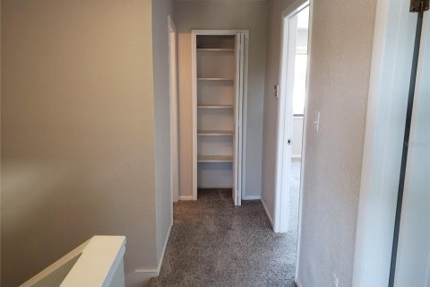 Townhouse in Casselberry, Florida 4 bedrooms, 168.52 sq.m. № 2155920 - photo 22