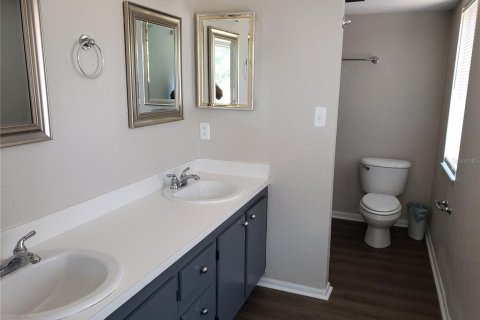 Townhouse in Casselberry, Florida 4 bedrooms, 168.52 sq.m. № 2155920 - photo 19