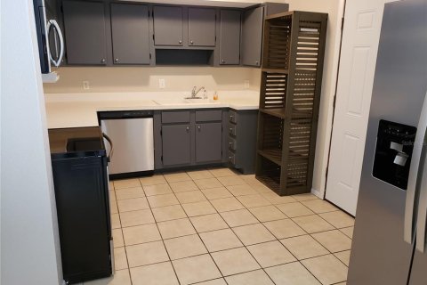 Townhouse in Casselberry, Florida 4 bedrooms, 168.52 sq.m. № 2155920 - photo 6
