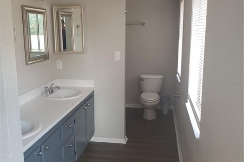 Townhouse in Casselberry, Florida 4 bedrooms, 168.52 sq.m. № 2155920 - photo 24