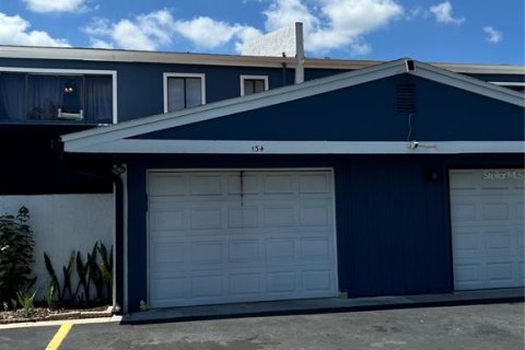 Townhouse in Casselberry, Florida 4 bedrooms, 168.52 sq.m. № 2155920 - photo 30