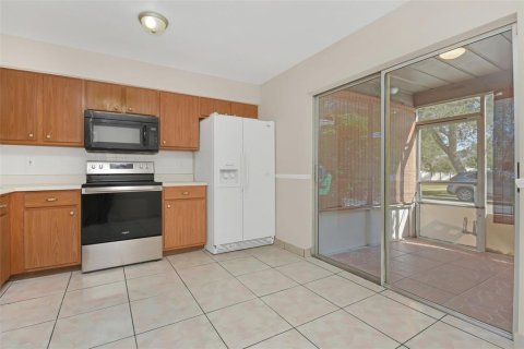 Townhouse in Winter Springs, Florida 2 bedrooms, 83.43 sq.m. № 1521828 - photo 7