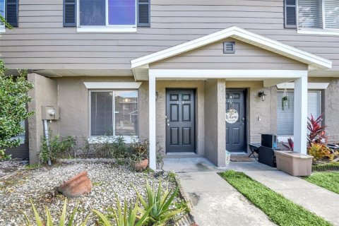 Townhouse in Winter Springs, Florida 2 bedrooms, 83.43 sq.m. № 1521828 - photo 2