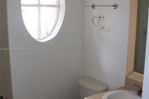 Touwnhouse à vendre à Miramar, Floride: 4 chambres, 188.78 m2 № 2025832 - photo 5