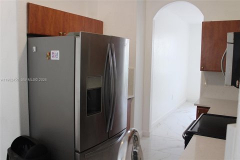 Touwnhouse à vendre à Miramar, Floride: 4 chambres, 188.78 m2 № 2025832 - photo 4