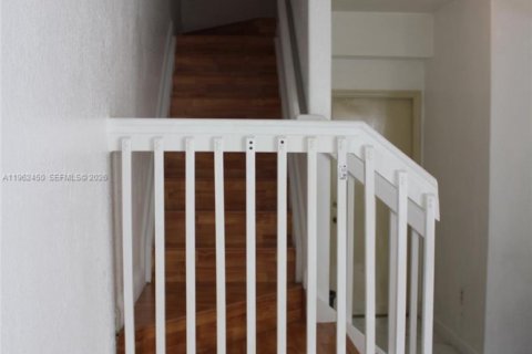 Touwnhouse à vendre à Miramar, Floride: 4 chambres, 188.78 m2 № 2025832 - photo 8