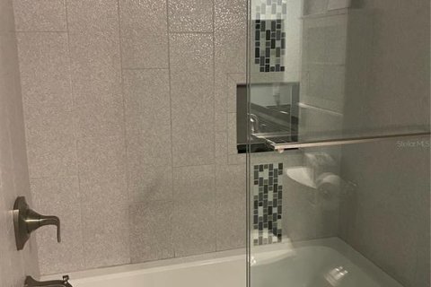 Copropriété à vendre à Sarasota, Floride: 2 chambres, 98.29 m2 № 308805 - photo 9