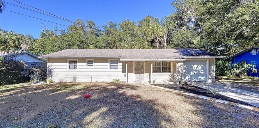 House in Dunnellon, Florida 4 bedrooms, 106.28 sq.m. № 1769367