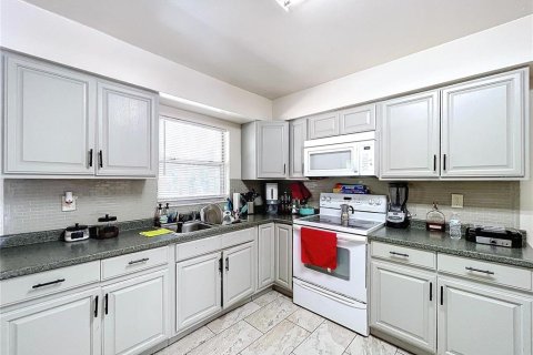 Casa en venta en Dunnellon, Florida, 4 dormitorios, 106.28 m2 № 1769367 - foto 4