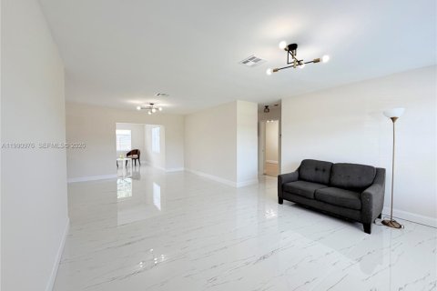 Casa en venta en Lauderhill, Florida, 3 dormitorios, 133.31 m2 № 2057383 - foto 9