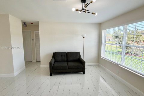 Casa en venta en Lauderhill, Florida, 3 dormitorios, 133.31 m2 № 2057383 - foto 6