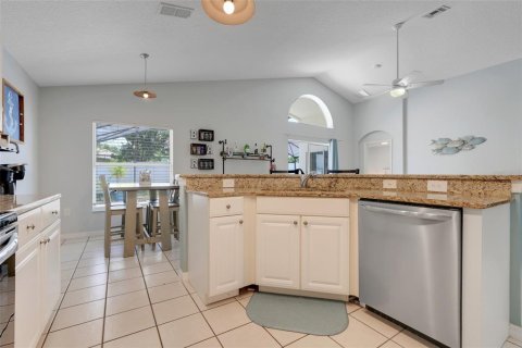 House in Kissimmee, Florida 4 bedrooms, 167.04 sq.m. № 1746397 - photo 16