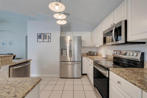 House in Kissimmee, Florida 4 bedrooms, 167.04 sq.m. № 1746397 - photo 14