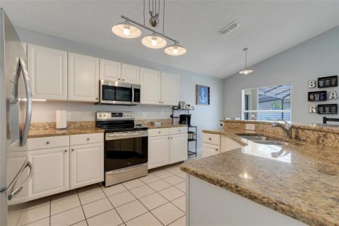 House in Kissimmee, Florida 4 bedrooms, 167.04 sq.m. № 1746397 - photo 15