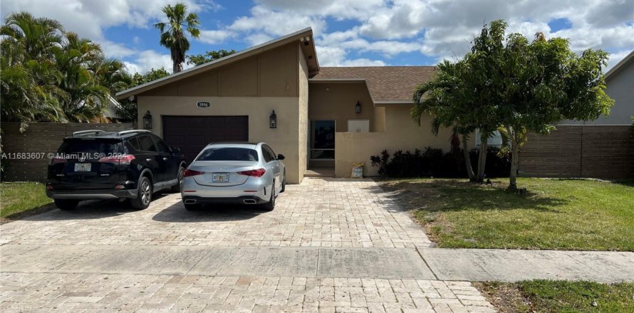 Villa ou maison à Deerfield Beach, Floride 3 chambres, 162.49 m2 № 1812091