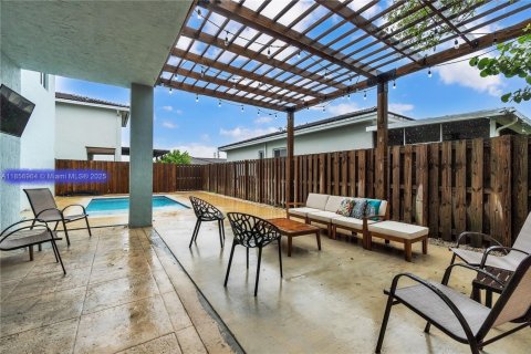 Villa ou maison à vendre à Miami, Floride: 6 chambres, 269.51 m2 № 1985723 - photo 21