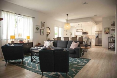 Villa ou maison à vendre à Miami, Floride: 6 chambres, 269.51 m2 № 1985723 - photo 5
