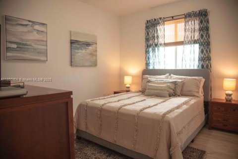 Villa ou maison à vendre à Miami, Floride: 6 chambres, 269.51 m2 № 1985723 - photo 14