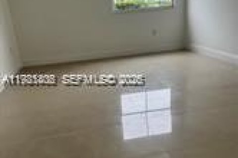 Condo in Doral, Florida, 2 bedrooms  № 2043027