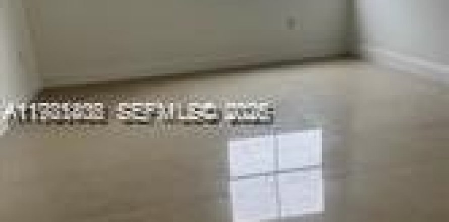 Condo à Doral, Floride, 2 chambres  № 2043027