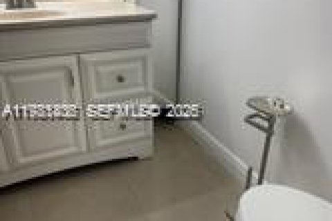 Copropriété à louer à Doral, Floride: 2 chambres, 102.66 m2 № 2043027 - photo 18