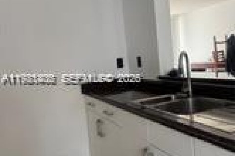 Copropriété à louer à Doral, Floride: 2 chambres, 102.66 m2 № 2043027 - photo 16