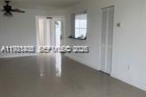 Copropriété à louer à Doral, Floride: 2 chambres, 102.66 m2 № 2043027 - photo 6
