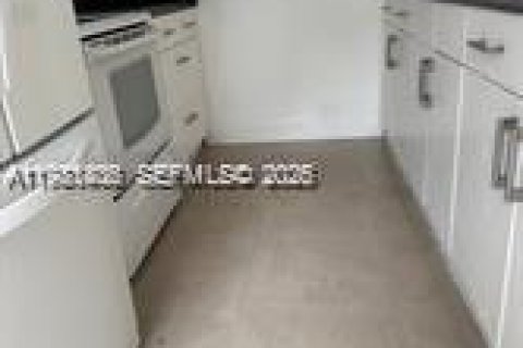 Copropriété à louer à Doral, Floride: 2 chambres, 102.66 m2 № 2043027 - photo 11