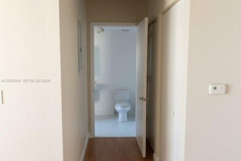 Copropriété à louer à Miami, Floride: 1 chambre, 59.27 m2 № 2264738 - photo 21